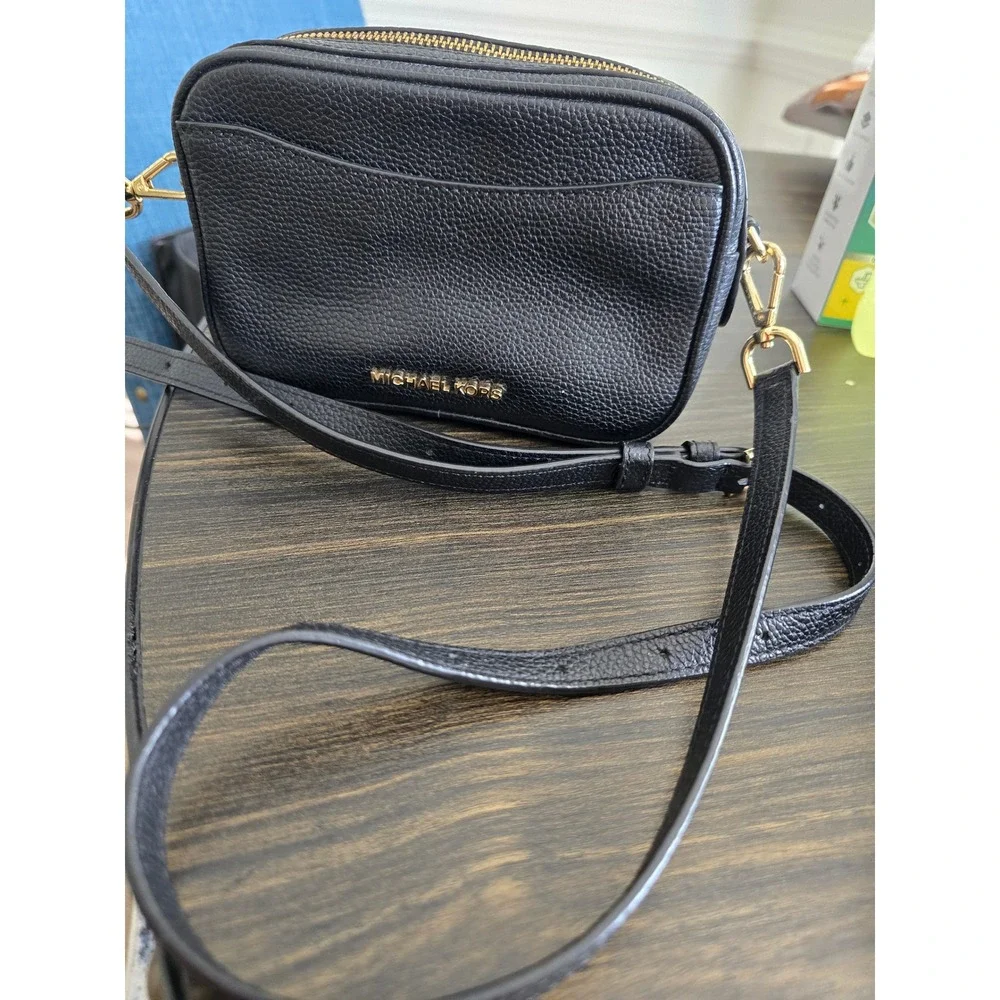 Michael Kors Black Leather Camera Bag Crossbody Shoulder Bag Gold‎ Hardware